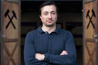 Daniel Meyer wagt beim FC Erzgebirge Aue den großen Sprung nach oben - Seit Donnerstag neuer Trainer in Aue und durchaus selbstbewusst beim Fototermin: Daniel Meyer.