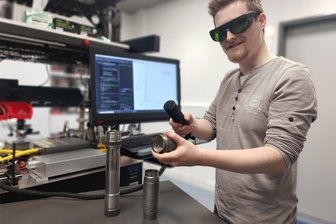 Dank einer Erfindung der Westsächsischen Hochschule Zwickau können Autos bald noch genauer auf Mängel überprüft werden - Gemeinsam mit der TH Wildau haben Zwickauer Forscher ein neues Analyse-Tool für Bauteile entwickelt.