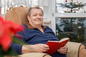 Dankes-Geste eines Coronapatienten: Wie ein Erzgebirger nun übers Impfen denkt - Volkmar Franz (Foto: Archiv) hat eine Corona-Erkrankung überstanden. Der 69-Jährige will dem Team im Erzgebirgsklinikum mit einem Dankesstollen danken. Diese werden in der Weihnachtszeit von der "Freien Presse" Annaberg und den Annaberger Backwaren vergeben. Können sich die Mitarbeiter im Krankenhaus trotz der aktuellen Lage darüber freuen?