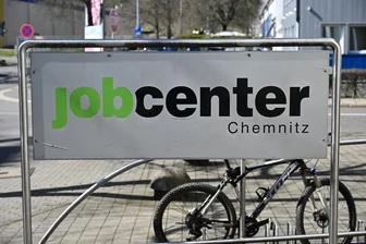 „Dann lauf’ ich Amok“: Mann droht Chemnitzer Jobcenter und landet vor Gericht - Ein Mann drohte 2024 dem Jobcenter Chemnitz mit einem Amoklauf.