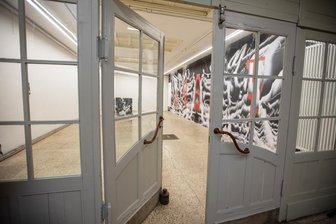 Darum bleiben die Türen in der Alten Likörfabrik jetzt oft geschlossen: Steht Galerie Forum K in Plauen vor dem Aus? - Noch bemühen sich die Kreativen in der Galerie Forum K, die Türen wenigstens an zwei Tagen pro Woche geöffnet zu halten. Doch keine Fördermittel, das bedeutet auch: vorerst kein Personal mehr.