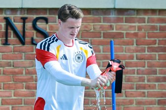 Darum muss Urbig gegen Curaçao auf der Tribüne sitzen - Jonas Urbig gehört nicht zum offiziellen DFB-Kader bei der WM. 