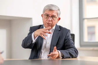 Darum nimmt Freibergs TU-Rektor Klaus-Dieter Barbknecht jetzt seinen Jahresurlaub - Klaus-Dieter Barbknecht tritt bis zur Landtagswahl nicht mehr öffentlich als Rektor der Bergakademie Freiberg auf.