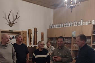Darum treffen sich Geflügel-Züchter in Pappendorf - Zuchtfreunde unter sich: Marcel Großstück, Sven Kohl, Günter Gillmeister, Uwe Altmann und Siegmar Müller (v. l.).