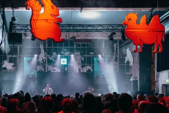 Das Atomino feiert „Zoo-Mania“: Bands aus Chemnitz lassen es tierisch krachen - Volle Hütte: Die „Zoo-Mania“ bescherte dem Atomino-Publikum an den Feiertags-Abenden ein frohes Fest.