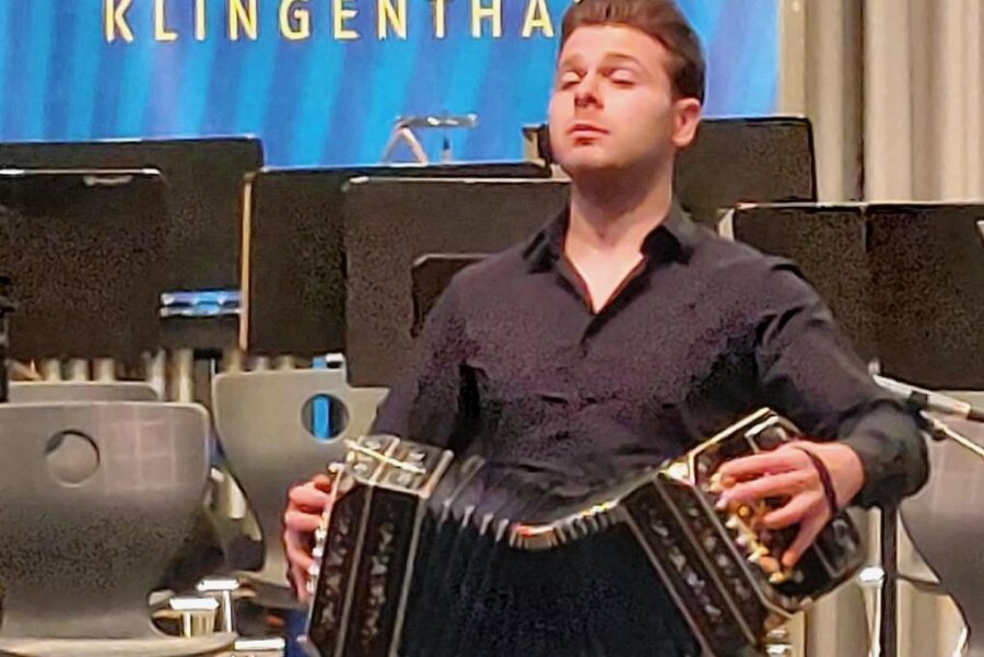 Das Bandoneon sendet in Klingenthal ein Lebenszeichen - Stoyan Karaivanov, Sieger in der Kategorie Weltmusik.