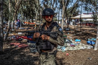 Das berichtet ein Plauener Pfarrer aus Israel: „Wir hatten solche Angst“ - Ein israelischer Soldat patrouilliert.