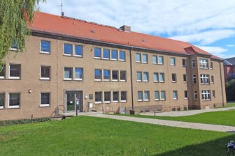 „Das Ding ist Schrott!“ – Wie ein Gebrauchtwagen vor dem Amtsgericht Freiberg zum Zankapfel wurde - Das Amtsgerichtsgebäude an der Heinrich-Heine-Straße in Freiberg.