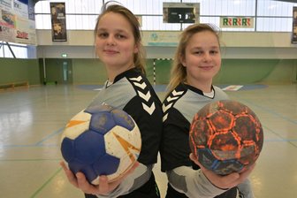 Das doppelte Herz des Zwönitzer HSV - Unzertrennlich: Laura (links) und Michelle Kaulfuß lassen es beim Zwönitzer HSV regelmäßig krachen.