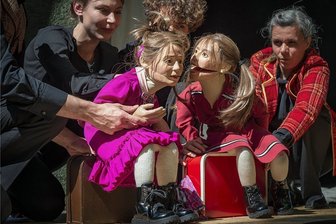 "Das doppelte Lottchen": Von Puppen und Menschen - Unter Erwachsenen: Das Lotte und Luise lassen sich die eigensinnigen Lebenspläne ihre Eltern nicht länger gefallen.