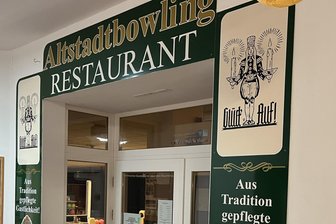 Das Ende einer Ära: Altstadtbowling in Freiberg schließt nach 26 Jahren - Das Restaurant „Altstadtbowling“ in der Freiberger Gerberpassage schließt. Manja Krumbiegel und Heiko Dittrich geben ihr Lokal nach fast 26 Jahren auf.
