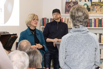 Das Erzgebirge feiert die Schallplatte und wagt mit dem Steigerlied einen Weltrekordversuch - Große Resonanz hat die offizielle Eröffnung des Schallplattenjahres in Ehrenfriedersdorf durch Bürgermeisterin Silke Franzl gefunden. Entscheidender Kopf des Projektes ist Michael Knauth aus Jahnsdorf.