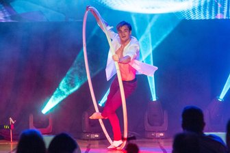 Das Erzgebirge geht auf Stimmenfang: Wer sind die größten Sporttalente der Region? - Auch Oscar Kaufmann mit seinem Cyr Wheel hat die Talentegala im Erzgebirge schon bereichert.