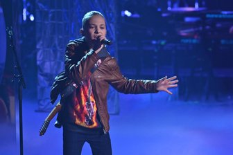 Das Erzgebirge kann stolz sein: Kleiner Levy rockt das Finale von „The Voice Kids“ - Bei seinem wichtigsten Auftritt im Finale von The Voice Kids: Levy Müller.