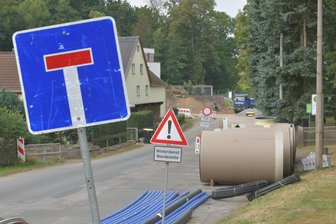 „Das finanzielle Kopfkissen wird aufgeschlitzt“: Brand-Erbisdorfs OB zur Finanzlage der Stadt - Straßenbauarbeiten an der Talstraße in St. Michaelis. Das Erbisdorfer Wasser ist eine Mammutaufgabe.