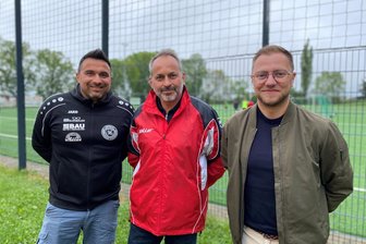 Das Fußballwunder von Augustusburg: Wie sich ein teurer Sportplatzumbau auszahlen kann - Drei von vielen engagierten Ehrenamtlern bei Eintracht Erdmannsdorf/Augustusburg: A-Juniorentrainer Sandro Bauer, Vereinsvorsitzender Nico Mach und Jugendleiter Mirko Gölker (v. l.)