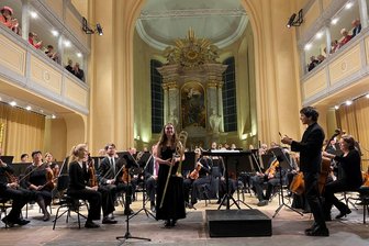 Das gab es in Freiberg wohl noch nie: Sinfoniekonzert mit acht Posaunen - Viel Beifall für Soloposaunistin Sophie Rebecca Bright beim Sinfoniekonzert am Donnerstagabend in der Nikolaikirche Freiberg.