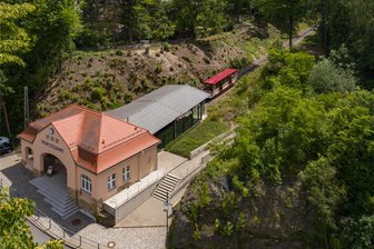 Das gab es noch nie: Blitzschach in der Drahtseilbahn Augustusburg - Die Talstation der Drahtseilbahn in Erdmannsdorf.