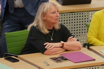 Das gab’s noch nie in Sachsen: Warum sich nach der Neuwahl erst noch mal der alte Landtag zu einer Sondersitzung trifft - Soll noch vor den Sommerferien als Zeugin im Untersuchungsausschuss zur Förderaffäre angehört werden: Sachsens Sozialministerin und SPD-Spitzenkandidatin zur Landtagswahl, Petra Köpping.