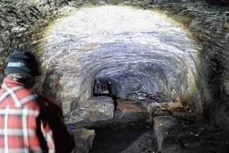 Das Geheimnis des Bierkellers - Ein ehemaliger Bierkeller in Zwota: Ausgangspunkt war vermutlich mittelalterlicher Bergbau.
