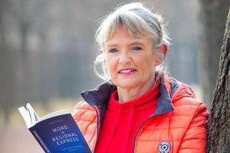 "Das Geschehen geht einem schon nahe" - "Mord im Regionalexpress" heißt das erste Buch der Journalistin Gabi Thieme. Daraus liest sie am Samstag ab 19 Uhr in der Marienberger Baldauf-Villa.
