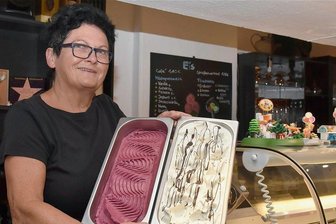 Das Grenzland in Bad Brambach: Das Rockcafé unter Vogtlands Eisdielen - Klassische Eissorten sind bei Kerstin Dobritzsch in Bad Brambach gefragt.