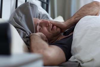 „Das größte Hindernis für guten Schlaf ist oft der eigene Partner“ - Schlaflosigkeit zählt mittlerweile zu den Volkskrankheiten.