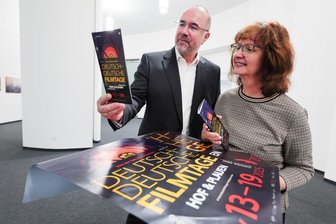 Das haben die deutsch-deutschen Filmtage in Plauen und Hof diesmal zu bieten - Steffi Behncke vom Kulturreferat der Stadtverwaltung organisiert bereits zum 15. Mal die Filmtage, gemeinsam mit OB Steffen Zenner stellte sie jetzt das Programm vor.