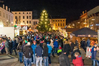 Das ist am ersten Adventswochenende in Auerbach und Umgebung los - Viele Weihnachtsmärkte finden in diesem Jahr bereits am ersten Adventswochenende statt. Darunter Rodewisch und Treuen, sowie die kleinen Dorfmärkte in Brunn, Beerheide und Reumtengrün.