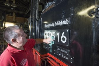 Das ist am langen Wochenende in Aue und Schwarzenberg los: Dampflok-Abschied, Kirmes, Konzert - Die Dampflok 99 516 der Museumsbahn Schönheide wird am Samstag aus dem Betriebsdienst verabschiedet.