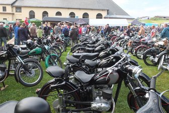 Das ist am Wochenende im Erzgebirge los: RT-Treffen, Ritter-Spektakel und Räuber Hotzenplotz - Bei dem RT-Treffen 2020 in Dorfchemnitz gab es einen neuen Rekord: Mehr als 200 Teilnehmer waren bei der Ausfahrt dabei. Am Wochenende findet die nächste Auflage statt.