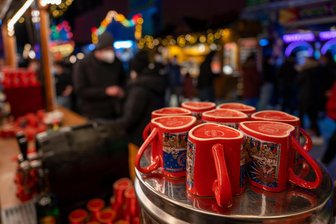 Das ist am Wochenende im Raum Aue und Schwarzenberg los: Adventsmarkt-Premiere, Lichterfahrt, Konzert - In Aue findet am Wochenende erstmals ein Adventsmarkt statt, den die Innenstadthändler organisieren.