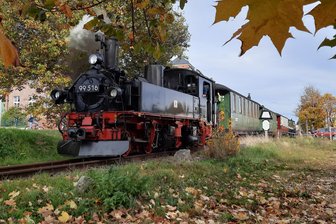 Das ist am Wochenende im Raum Aue und Schwarzenberg los: Dampfbetrieb, Kirmes, Musical - Zum Fahrtag lädt die Museumsbahn Schönheide ein.
