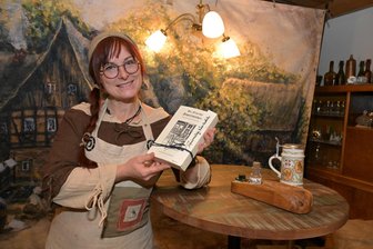 Das ist am Wochenende im Raum Aue und Schwarzenberg los: Lesung, Messe, Konzert - Antje Henkel-Schilbach liest am Sonntag aus ihrem Buch über die Papiermühle Zwönitz.