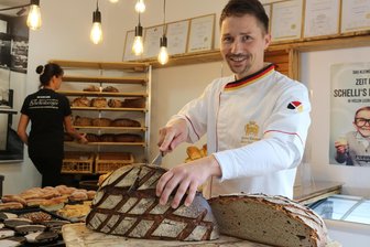 Das ist am Wochenende im Raum Aue und Schwarzenberg los: Shoppingnacht, Markttreiben, Musik - Bäckermeister Alexander Schellenberger will zur Shoppingnacht in Aue eine Brotverkostung anbieten.