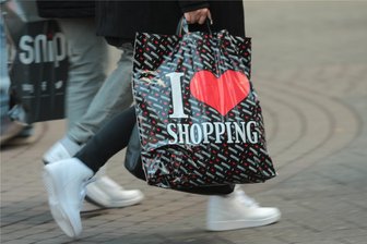 Das ist am Wochenende im Raum Stollberg los: Shoppingnacht, Travestie, Karaoke - Wer dem besonders langen Einkaufsvergnügen frönen will, kann das in Thalheim.