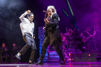 Das ist am Wochenende in der Region Aue und Schwarzenberg los: Von einem Atelier für jedermann über Klarinetten-Sound bis King of Pop - Wendel Gama als King of Pop und Gitarristin Jennifer Batten auf Tribut-Show.