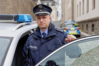 Das ist der neue Chef des Stollberger Polizeireviers - Der Erste Polizeihauptkommissar Marek Siegel ist der neue Chef des Stollberger Polizeireviers. Er wechselt aus Annaberg, wo er bereits als Leiter des Streifendienstes Erfahrungen in einer Führungsposition sammelte und auch den Revierleiter vertrat. 