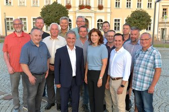 Das ist der neue Stadtrat von Frauenstein - Der Stadtrat Frauenstein mit Bürgermeister Reiner Hentschel (v. 2. v. l.) kam zur ersten Sitzung zusammen.