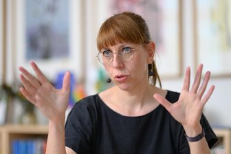 "Das ist der Rechtsweg im Rechtsstaat" - Justizministerin Meier zu "Hängt die Grünen"-Plakaten - Sachsens Justizministerin Katja Meier