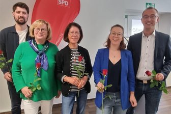 Das ist der Vorstand der Plauener SPD - Der neue Vorstand der SPD Plauen von links nach rechts: Benjamin Zabel, Katrin Nielsen, Petra Thiem und die Co-Vorsitzenden Maria Koch sowie Christian Hermann. Nicht im Bild sind Lutz Kätzel und Hans-Joachim Wunderlich.