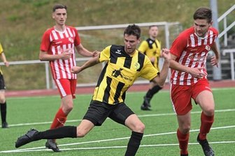 "Das ist ein Rückschritt gewesen" - Philipp Krasselt, hier beim Testspiel in Stollberg in der Vorwoche, musste in Oberfrohna erneut als Innenverteidiger aushelfen.