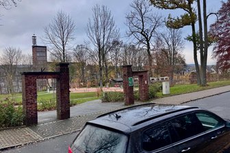 „Das ist für uns ein Schock“: Achtjähriges Mädchen in Oberlungwitz von Unbekanntem attackiert - Der Tatort befindet sich auf der Robert-Koch-Straße in der Nähe des Spielplatzes in Oberlungwitz.