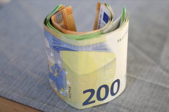 „Das ist kein Service“: Warum einige Banken in Zwickau keine kaputten Scheine annehmen - Wer nimmt Scheine an, wenn sie nicht mehr intakt sind?