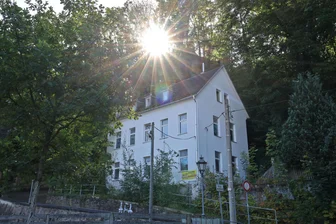 „Das ist Wahnsinn“: Immobilienstreit in Glauchau spitzt sich zu - Um dieses Gebäude am Mühlberg in Glauchau gibt es Streit.