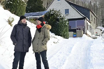 „Das kommt überraschend“: Gerichtsentscheidung zur Alm in Klingenthal - Der anhaltende Streit um das Befahren der Straße Zur Alm in Klingenthal kostet das Ehepaar Kaiser als Anwohner schon seit Jahren Nerven.