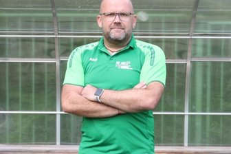 Das Kribbeln vor jedem Spiel ist geblieben - Marco Gruhn ist für 35 Jahre Schiedsrichtertätigkeit ausgezeichnet worden. Heute ist er für die Leistungsbewertung Offizieller zuständig.