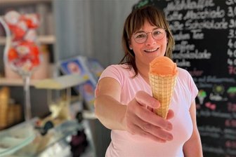 Das leckerste Eis im Erzgebirge: Die ersten Tipps sind da - Ines Fischer hat sich mit der Firma „Eis Traum“ selbstständig gemacht. Produziert wird ganzjährig im Thumer Ortsteil Jahnsbach – in der Saison 300 Liter am Tag.