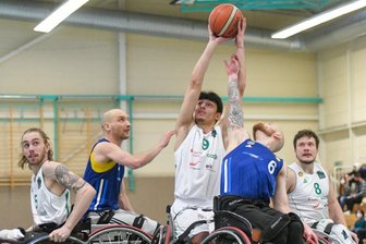 Das Meisterschaftsfinale ruft - Max Chagger (hier gegen Alba Berlin am Ball) will mit den Zwickauern das Finale erreichen.