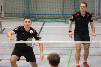 Das Podium noch im Visier: Freiberger Badmintonspieler starten mit Heimvorteil in den Saisonendspurt - Die Badmintonspieler des ATSV um Michael Prinz (r.) und Felix Liebscher liebäugeln noch mit Platz 3.